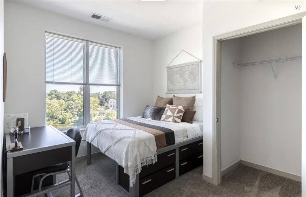 1 BR 1 BA Blockone discount price!