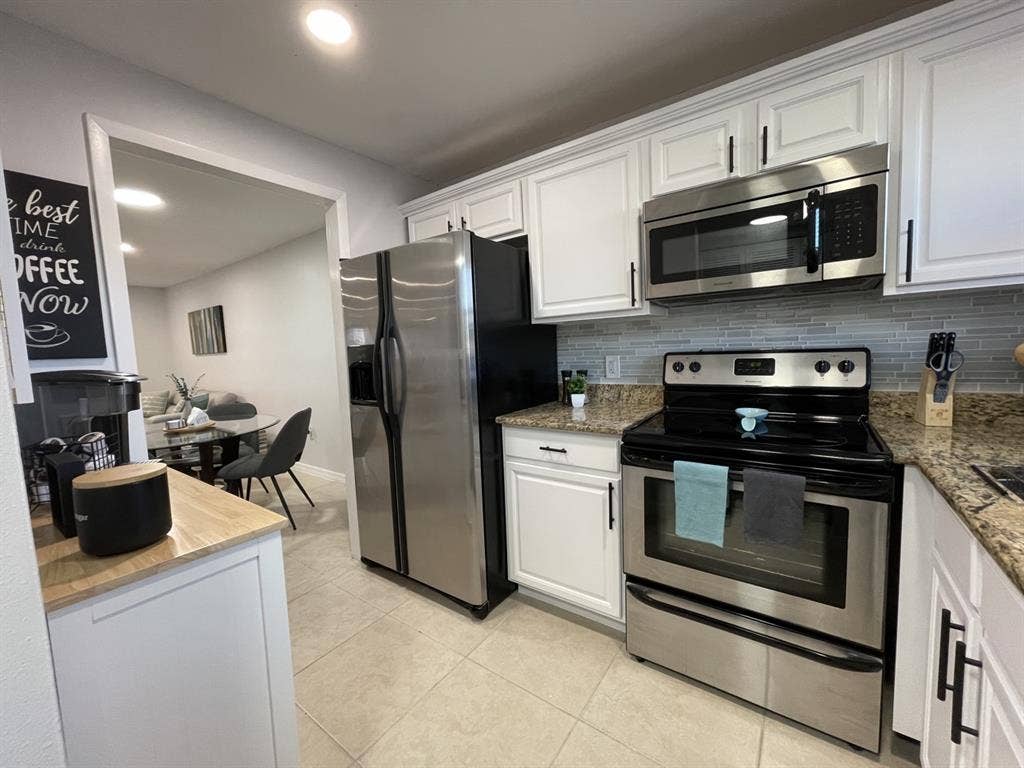 2/2 Naples Condo