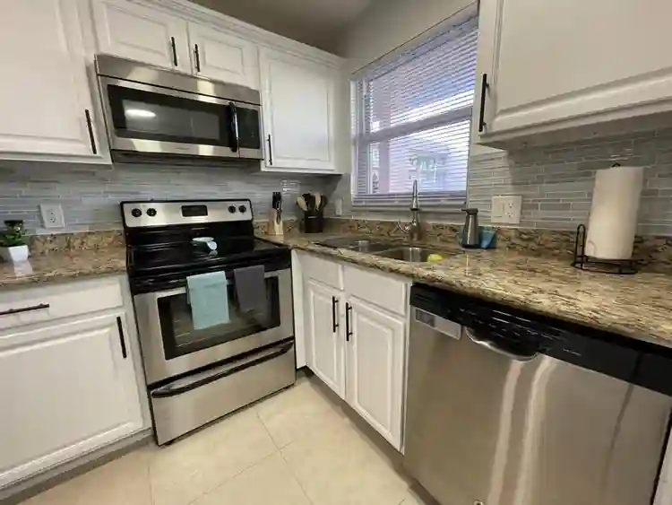 2/2 Naples Condo