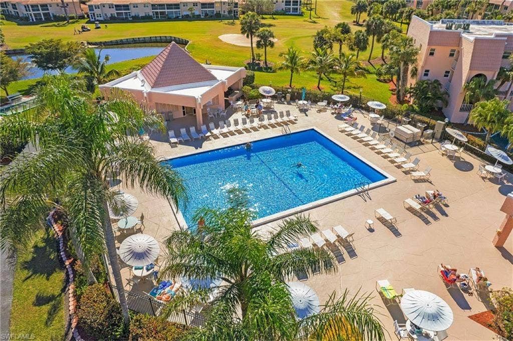 2/2 Naples Condo