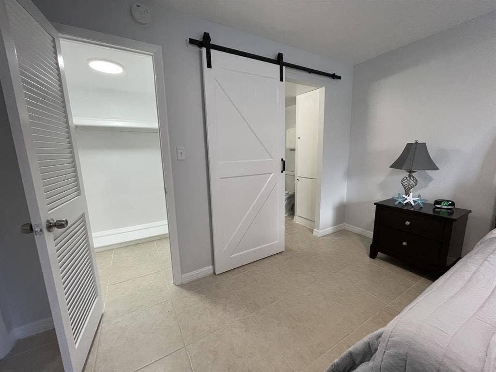 2/2 Naples Condo