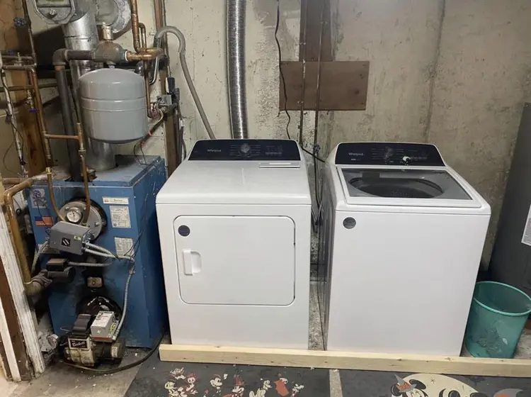 Room for rent in Naugatuck, CT $650