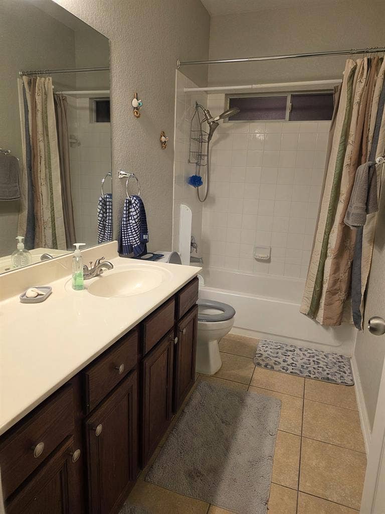 Large furnished bedroom for rent