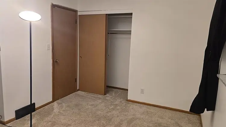 Room with built-in shelves