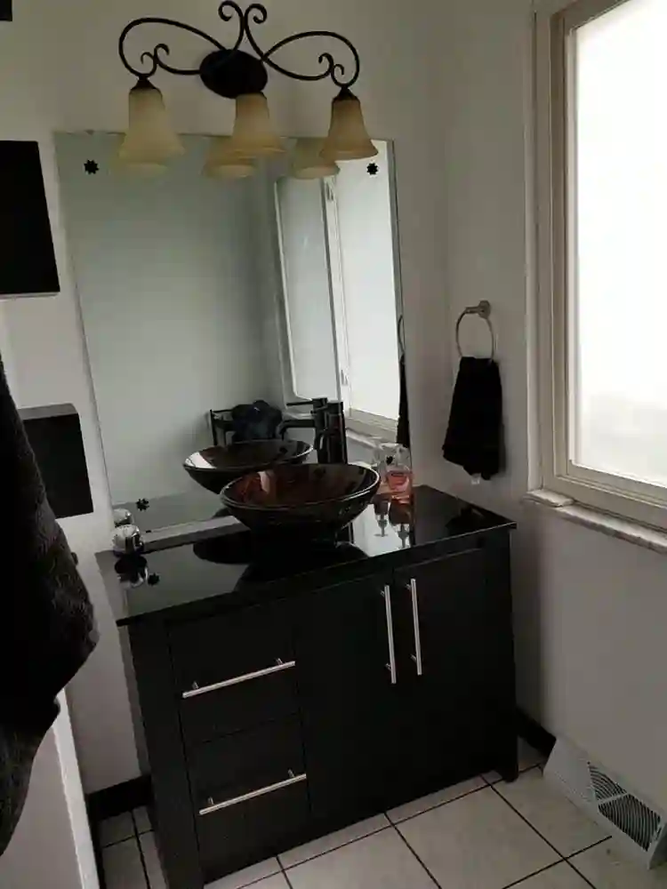 Room with built-in shelves