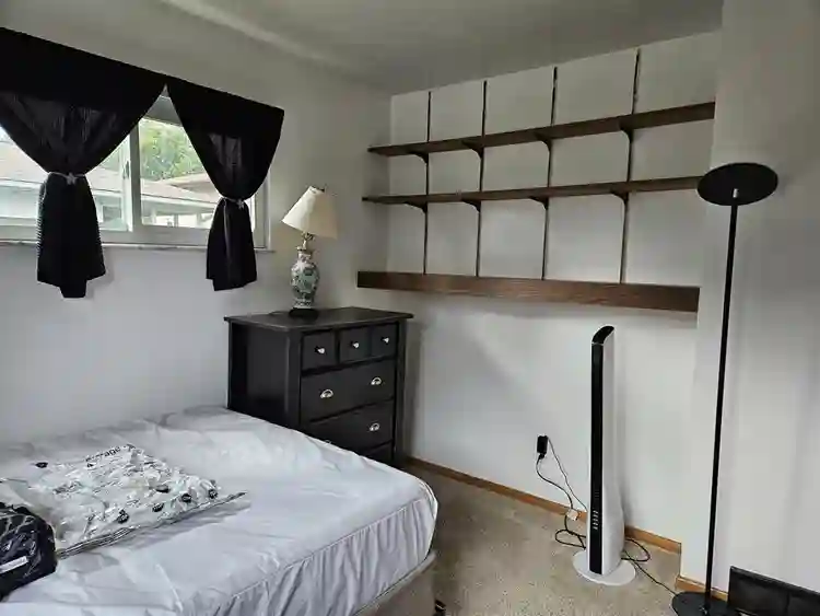 Room with built-in shelves