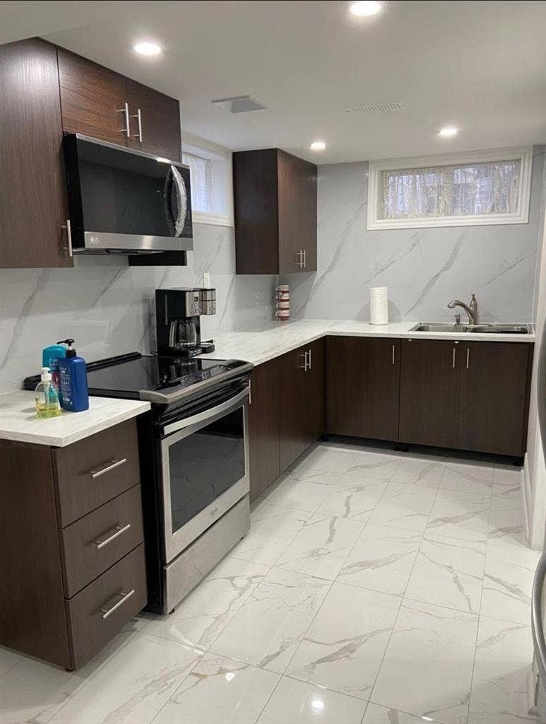 Cozy Apartment Awaits You!
