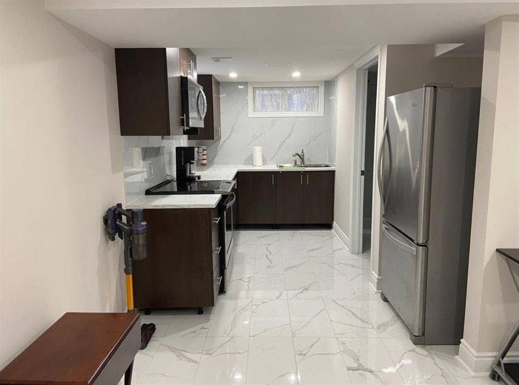 Cozy Apartment Awaits You!