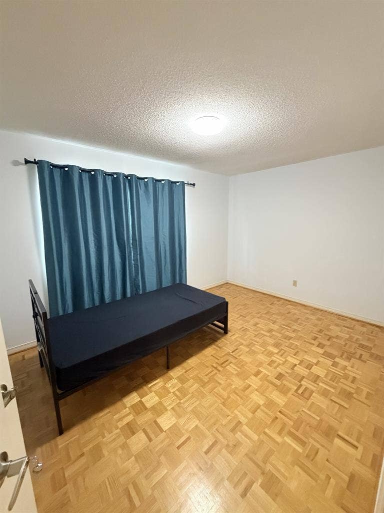 PRIVATE ROOM FOR RENT