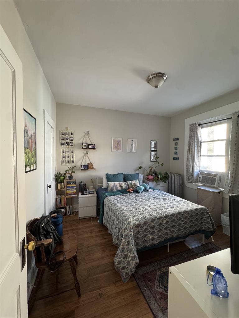 Lease Takeover (Female Only)