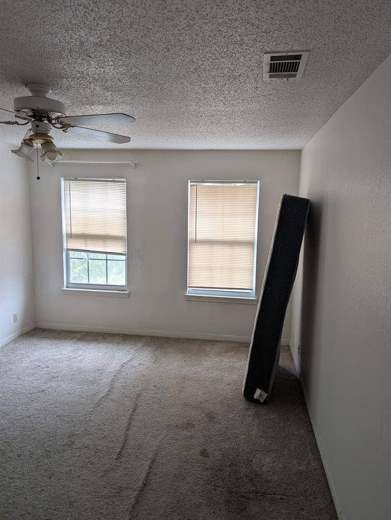 Private room 4 rent 3/2 duplex