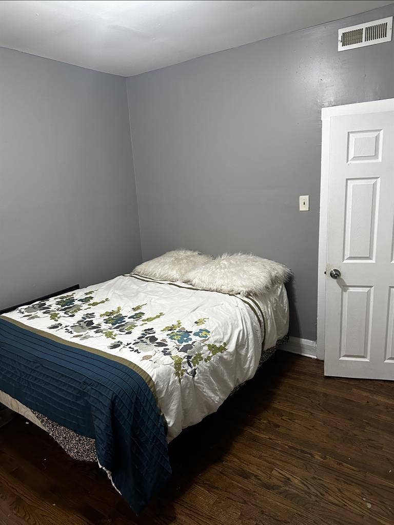 I have a room for rent!