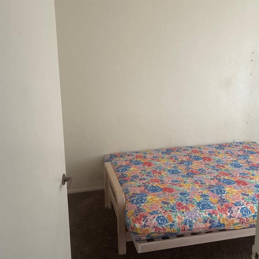 Room for rent in coachella