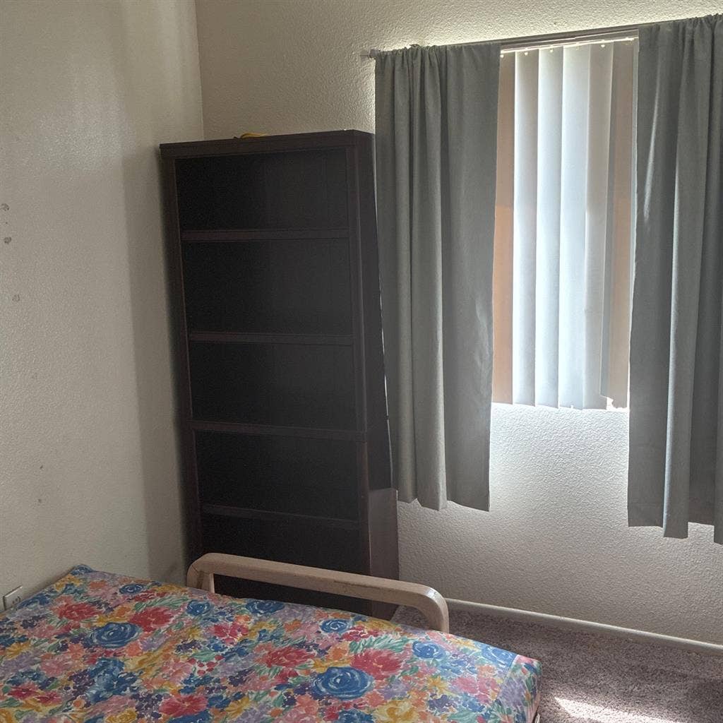 Room for rent in coachella