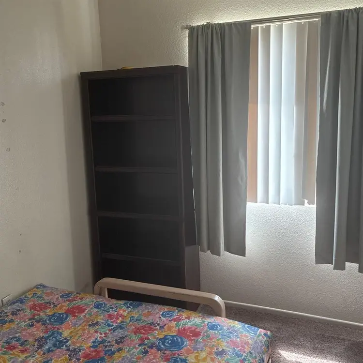 Room for rent in coachella