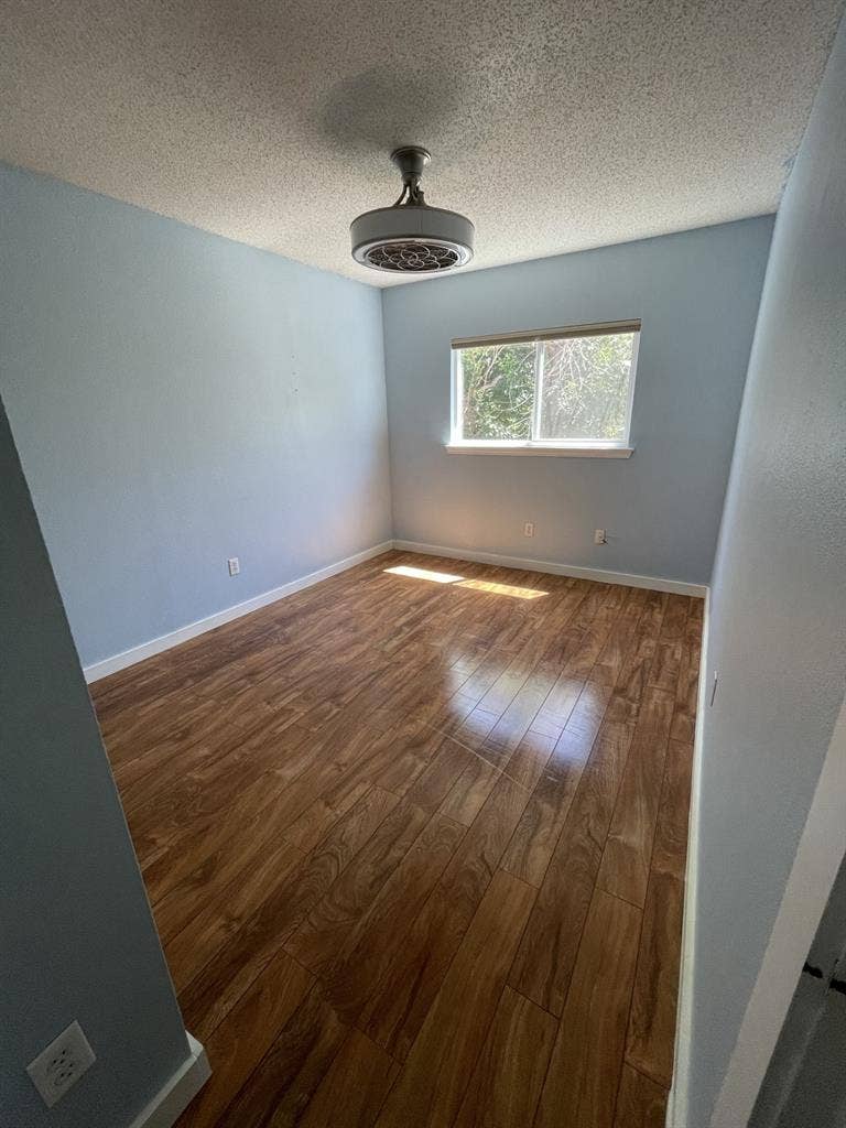 $850 all bills included no deposit.