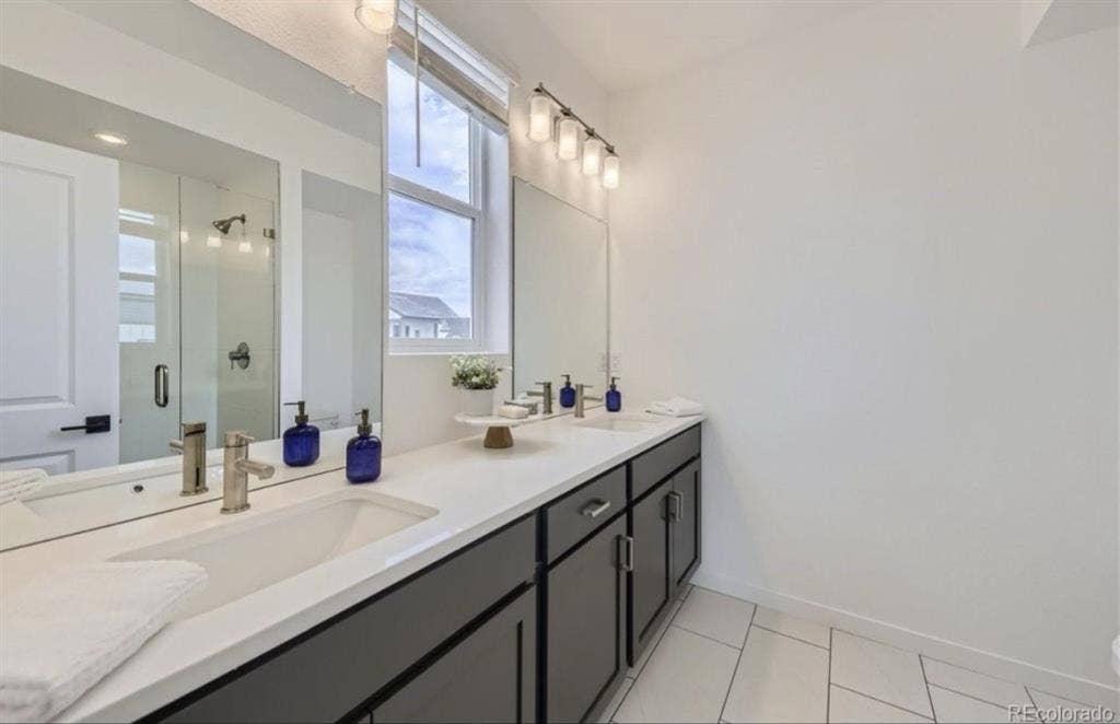 New, furnished home in Broomfield!