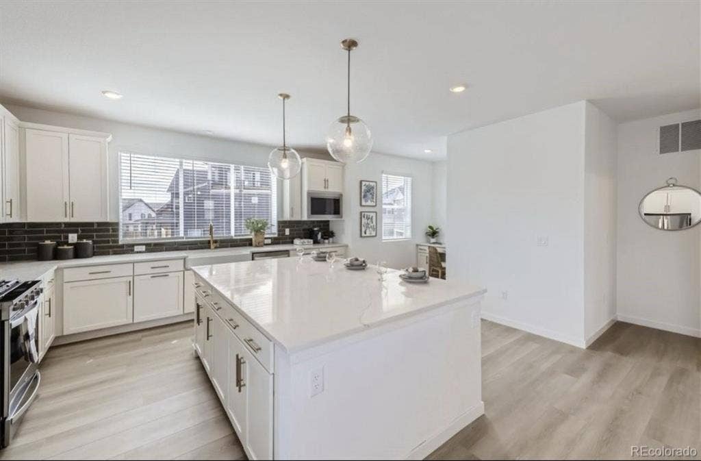 New, furnished home in Broomfield!
