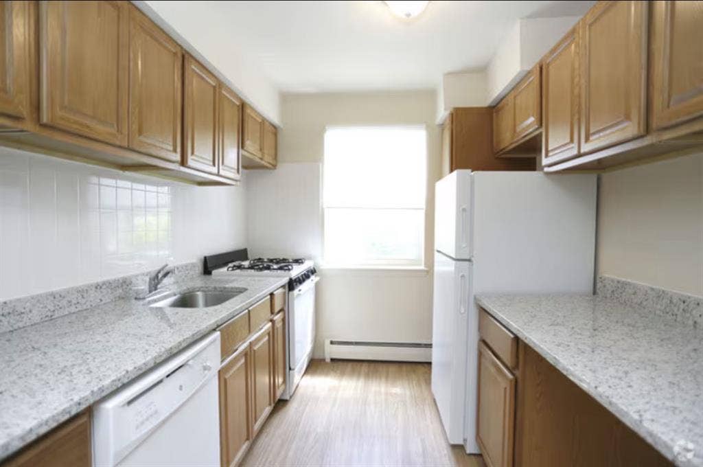 1BR/1BA Apartment - Starts Sept 1