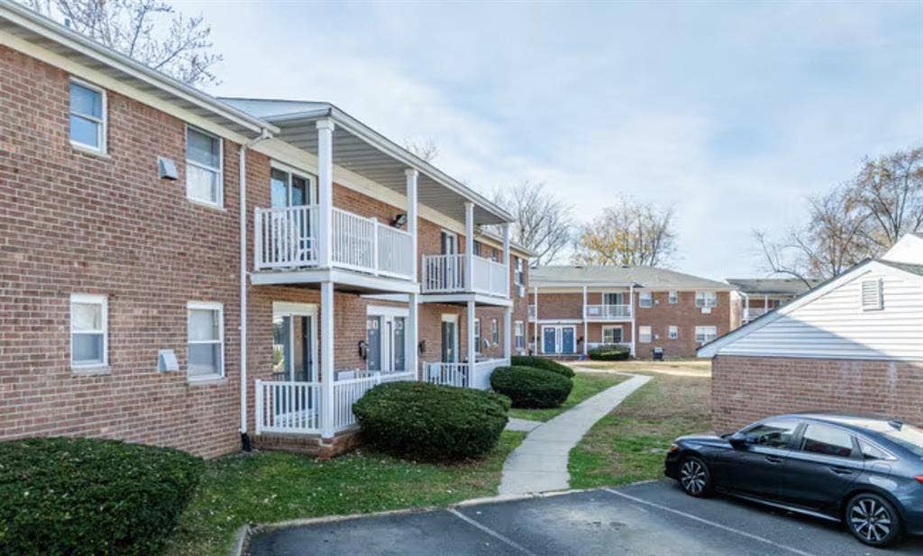 1BR/1BA Apartment - Starts Sept 1
