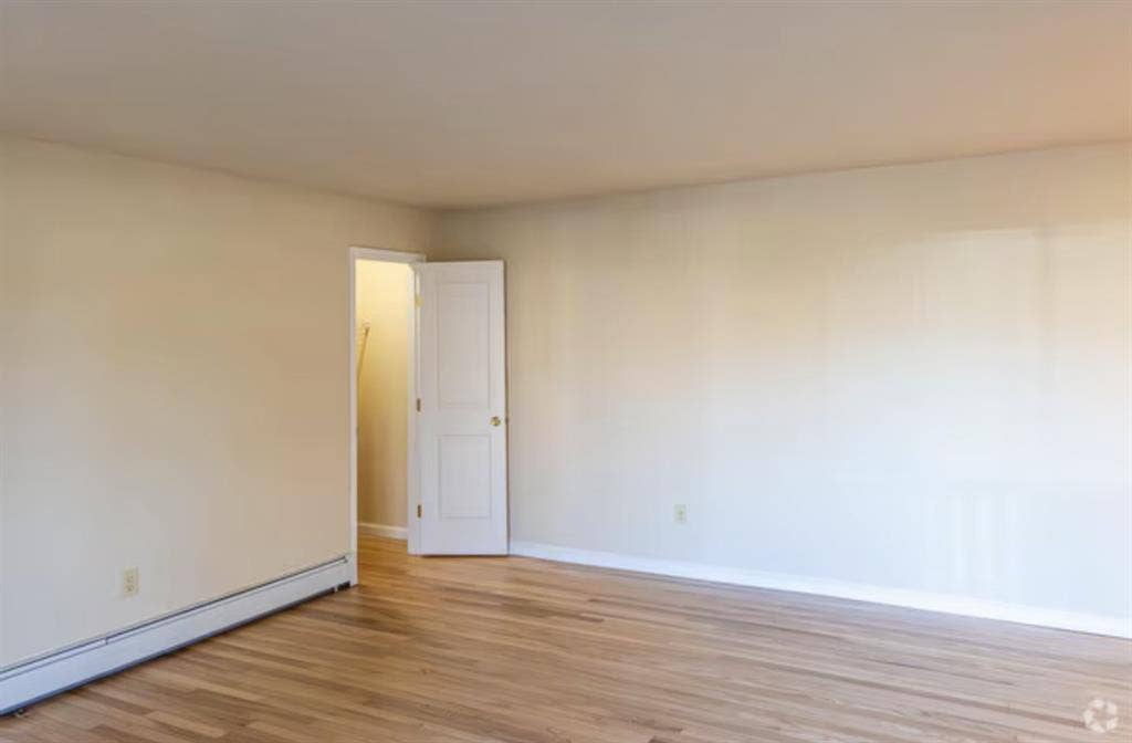 1BR/1BA Apartment - Starts Sept 1