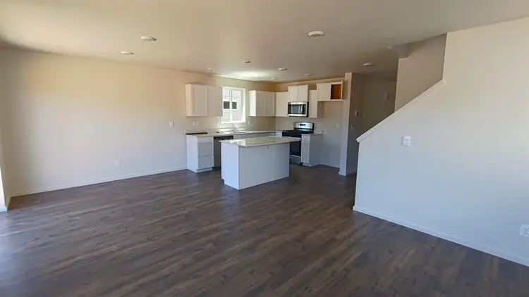 Looking for a Third Roommate – New