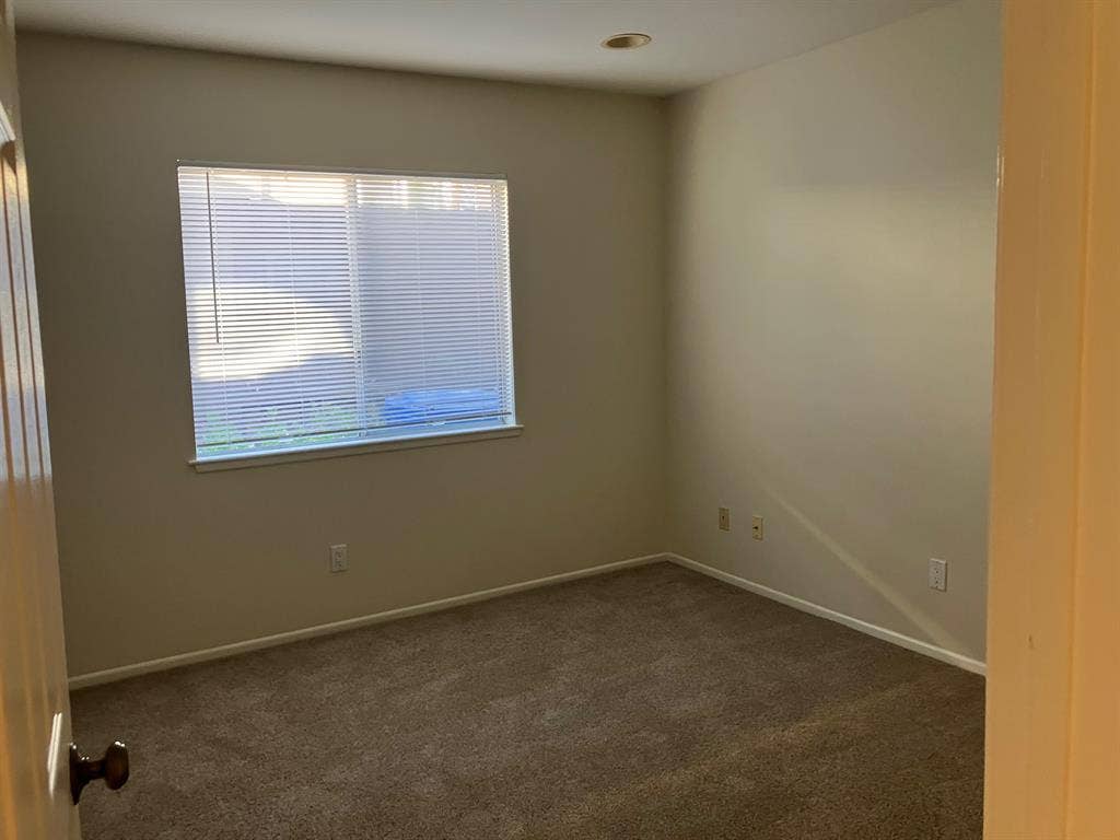 Room for rent in Wildwood area