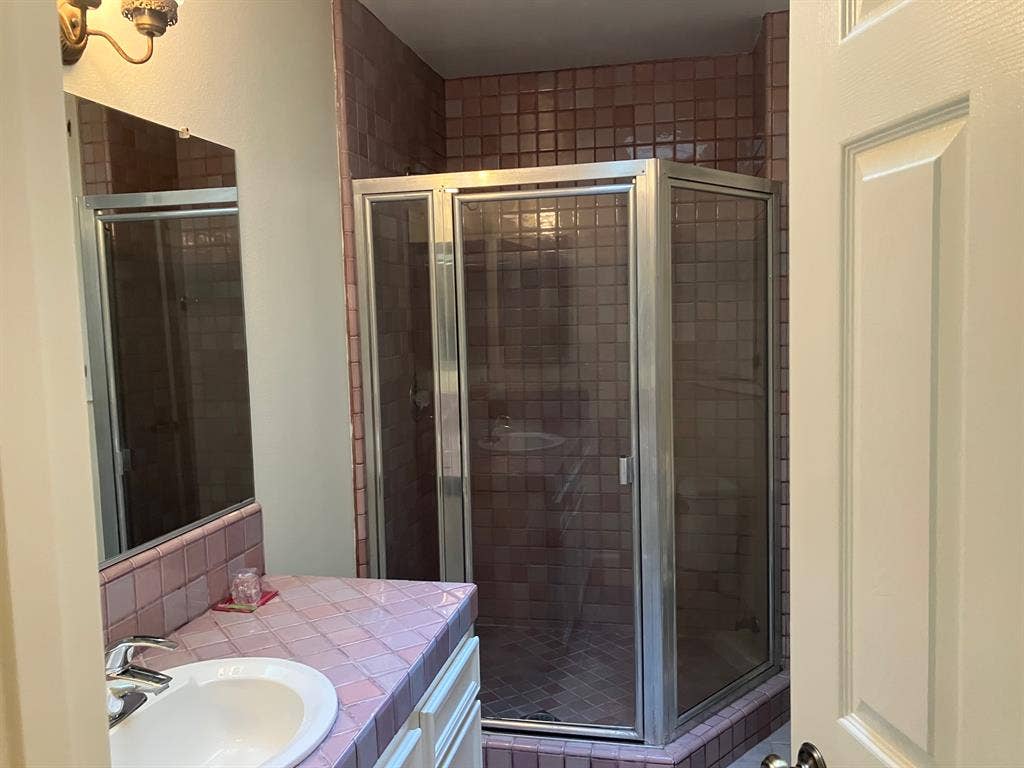 Room for rent in Wildwood area