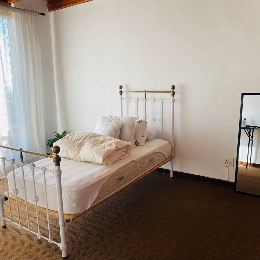 Room to Rent in a Secure Complex