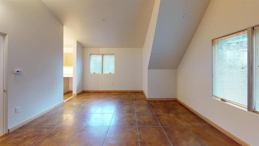 1 BR in Oakland