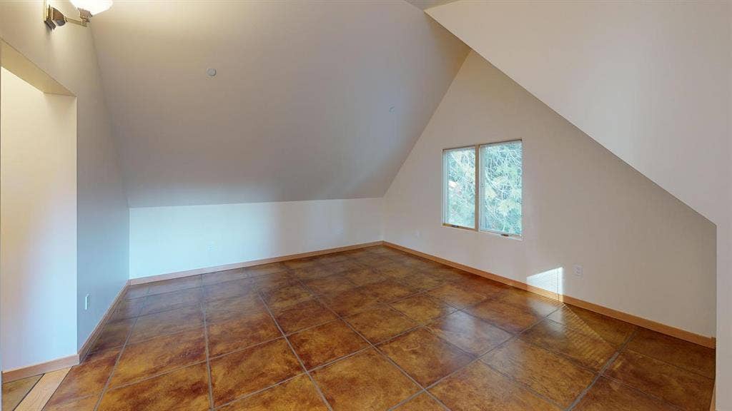 1 BR in Oakland