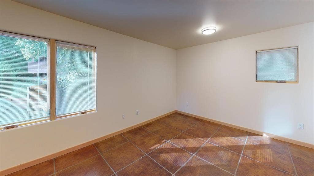 1 BR in Oakland