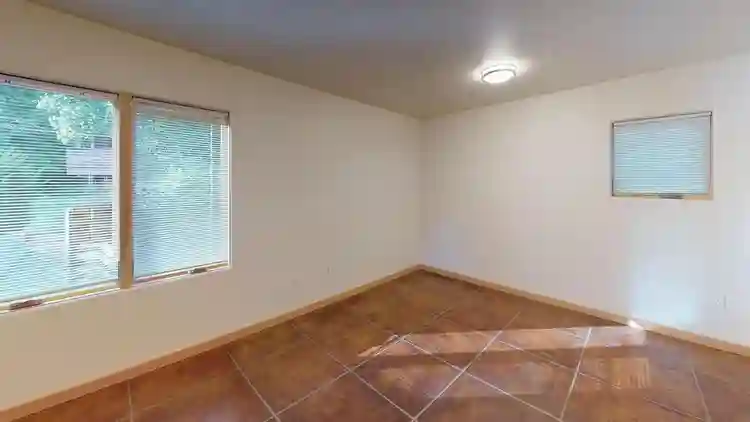 1 BR in Oakland