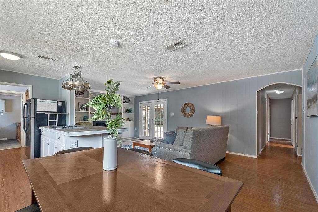 1 BR in Arlington