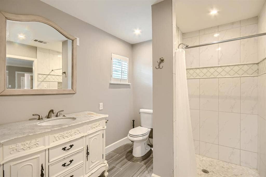 4 BR in Dallas