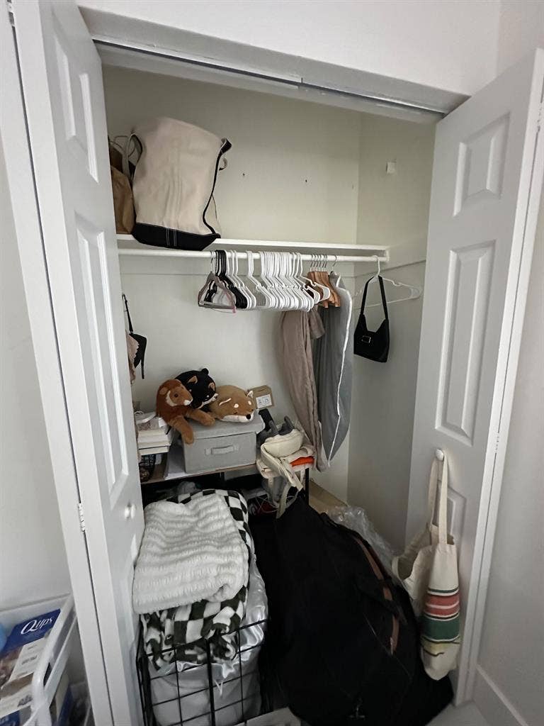 Room available in Palmetto Bay NOW