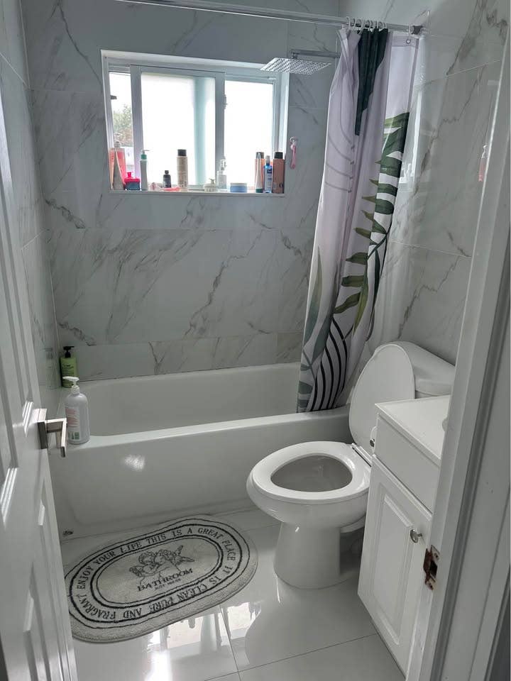 Room available in Palmetto Bay NOW