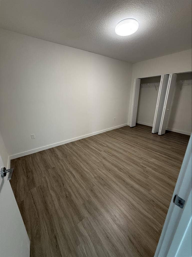 Private Room in Downtown