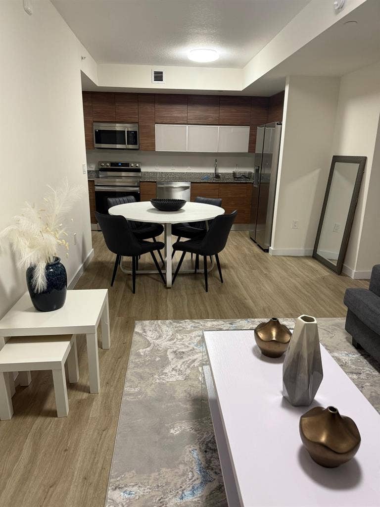 Private Room in Downtown