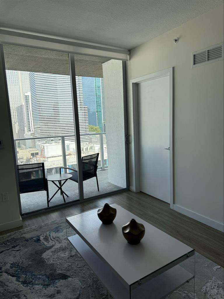 Private Room in Downtown