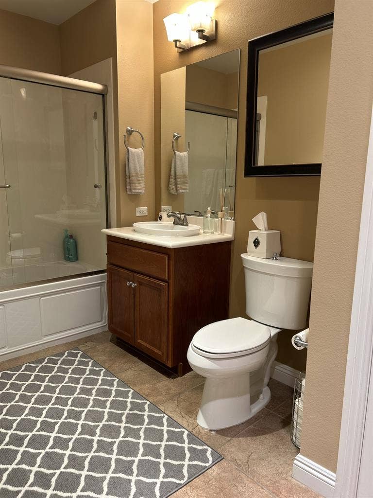 Room in beautiful Lake Las Vegas