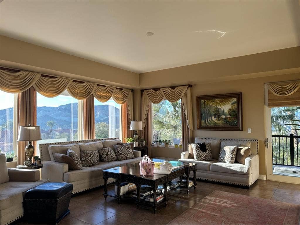 Room in beautiful Lake Las Vegas