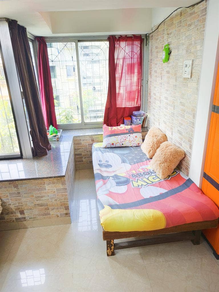 Sharing flat for girls