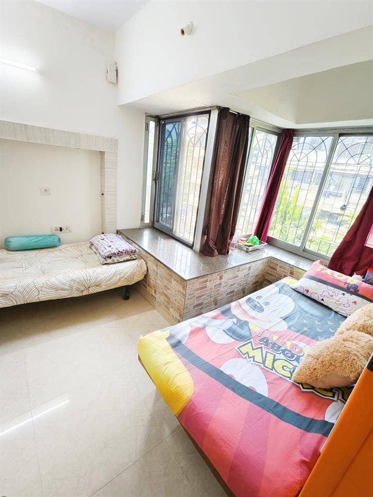 Sharing flat for girls