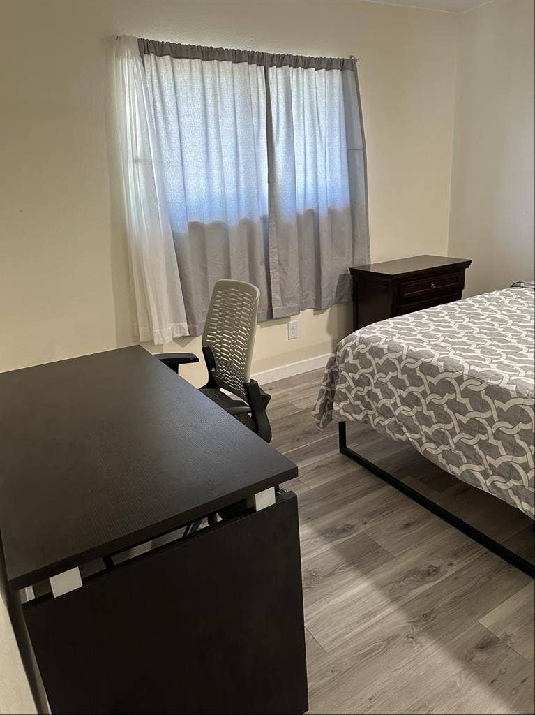 Room for rent in DTC $900