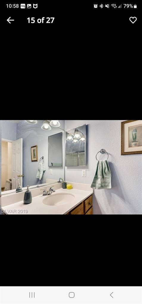 2 rooms available - Spring Valley
