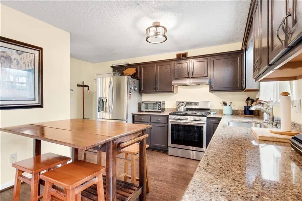 7 BR in Acworth