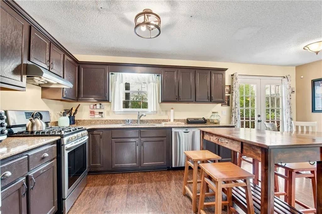 7 BR in Acworth
