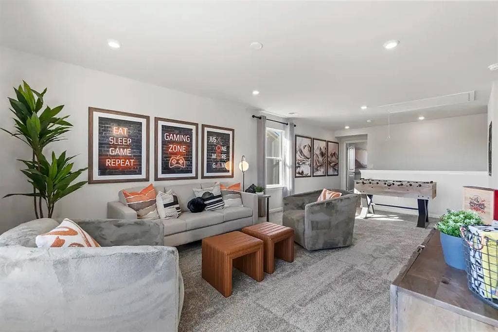 4 BR in Monroe