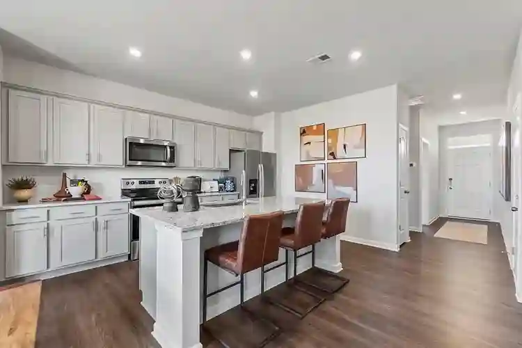 4 BR in Monroe